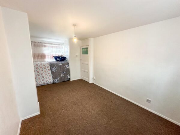 Kingsthorpe Avenue, Corby