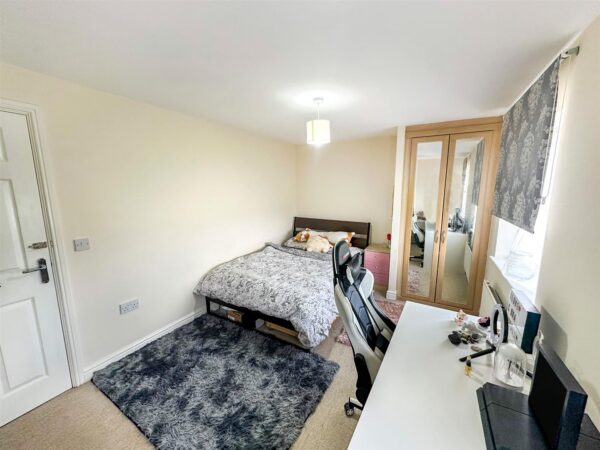 Dunnock Road, Corby