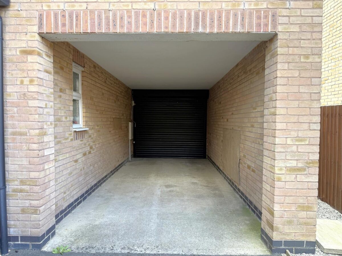 Dunnock Road, Corby