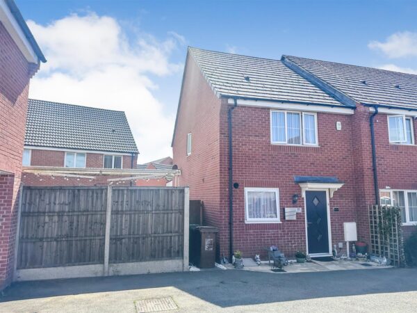 Nuthatch Close, Corby