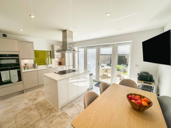 Park View, Corby