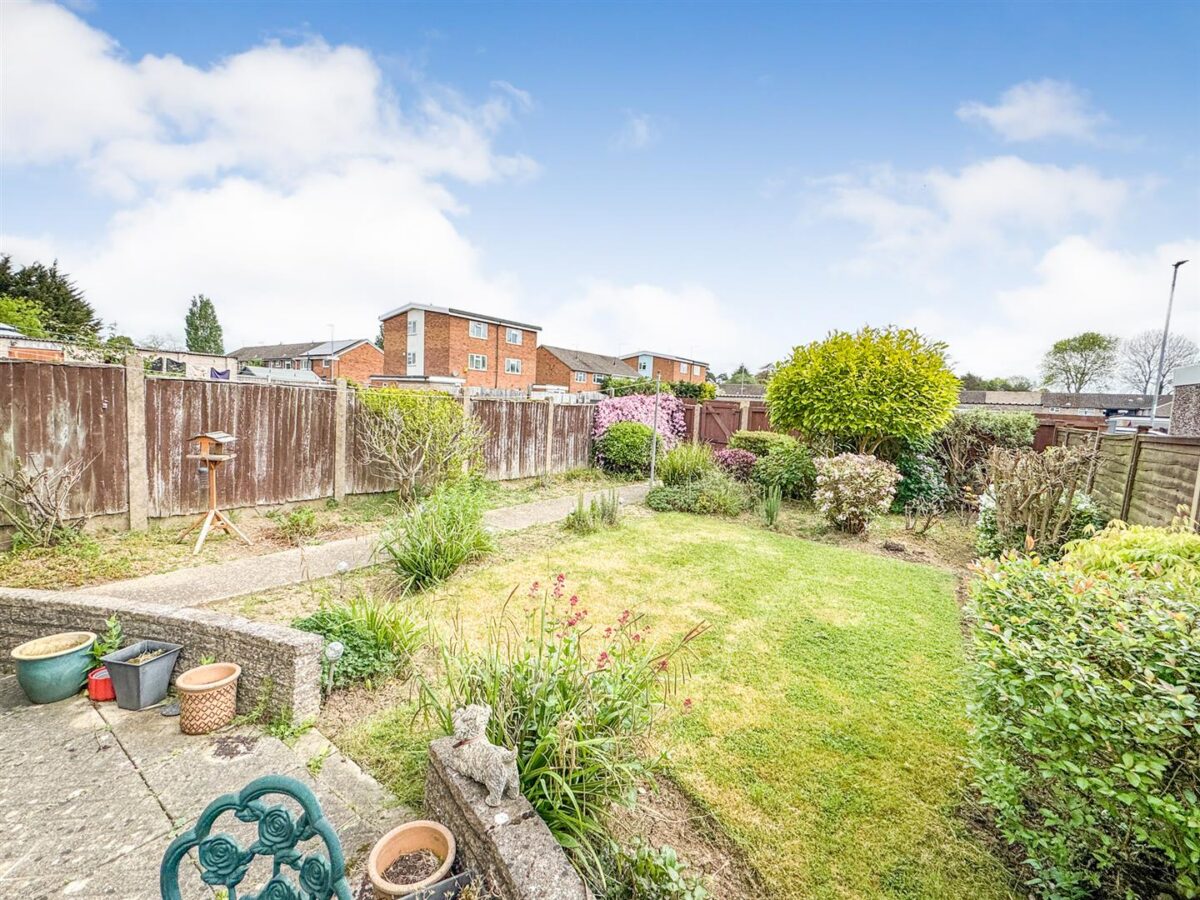 Deveron Walk, Corby