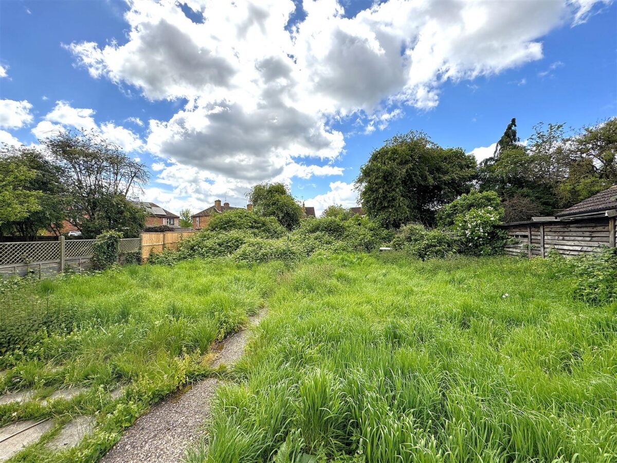 Franklin Fields, Corby