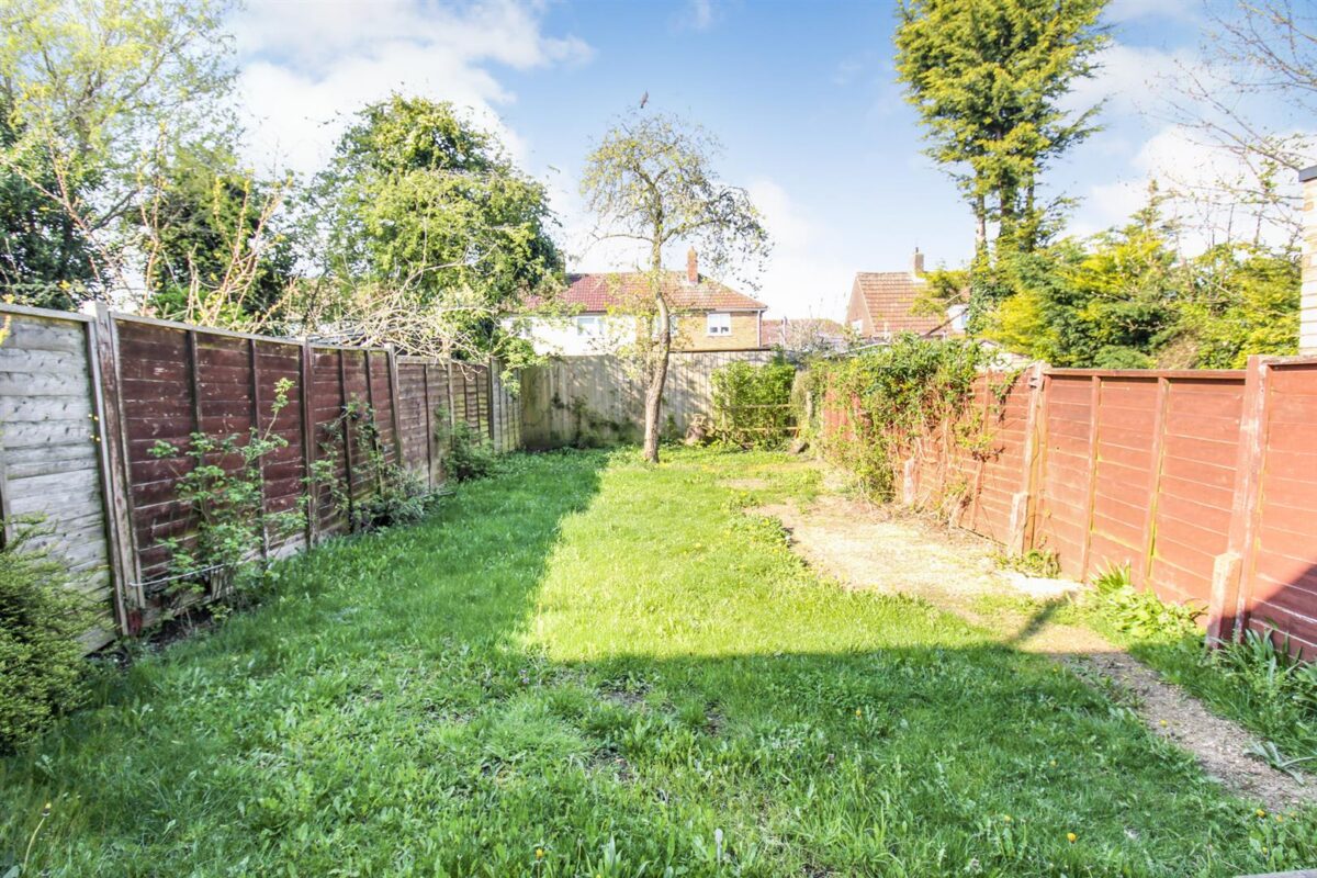 Whitworth Avenue, Corby