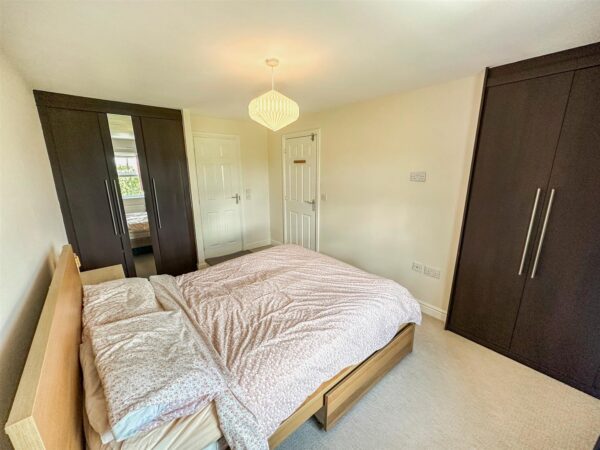 Dunnock Road, Corby