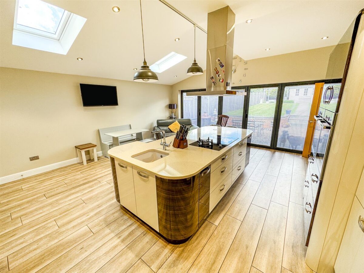 Cottingham Road, Corby