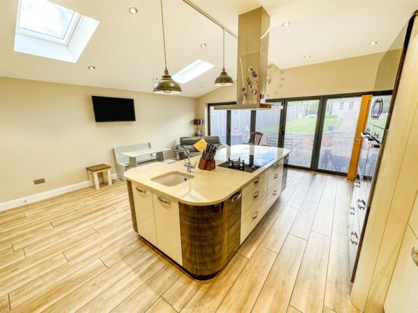 Cottingham Road, Corby