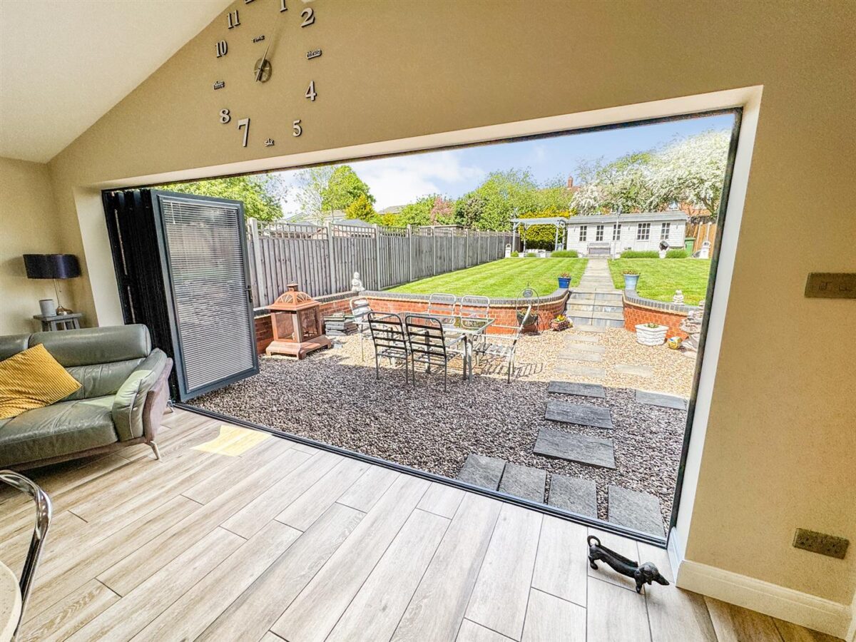 Cottingham Road, Corby