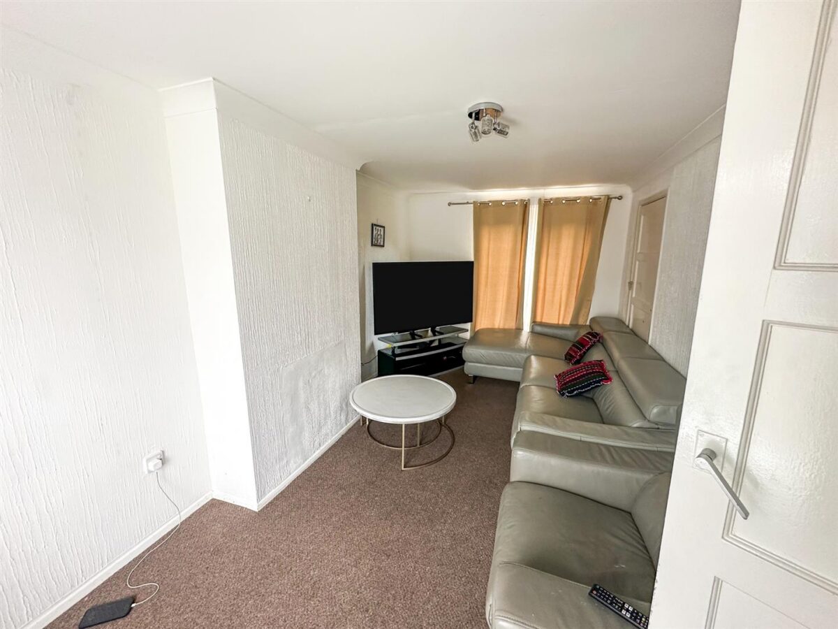 Kingsthorpe Avenue, Corby