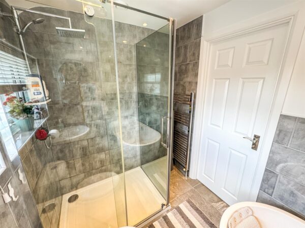 Mantlefield Road, Corby