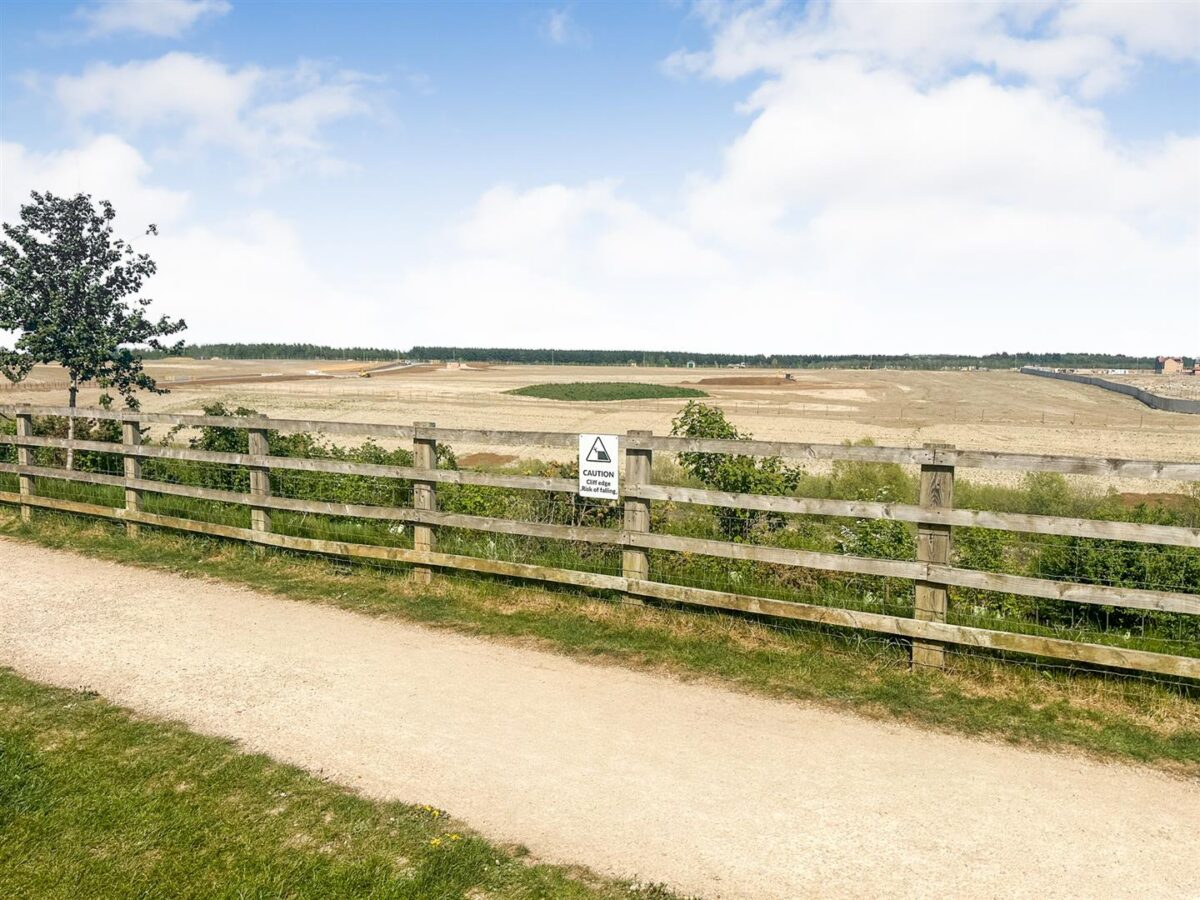 Park View, Corby