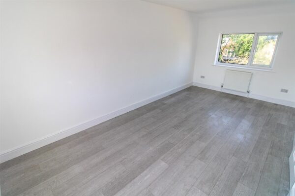 Whitworth Avenue, Corby