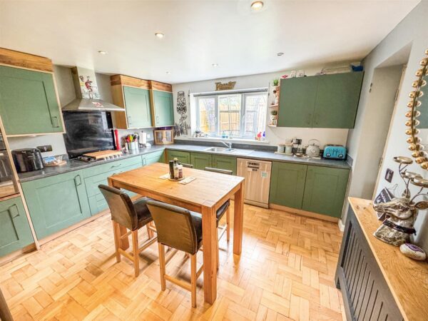Cotswold Close, Corby