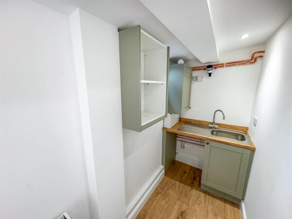Welland Vale Road, Corby