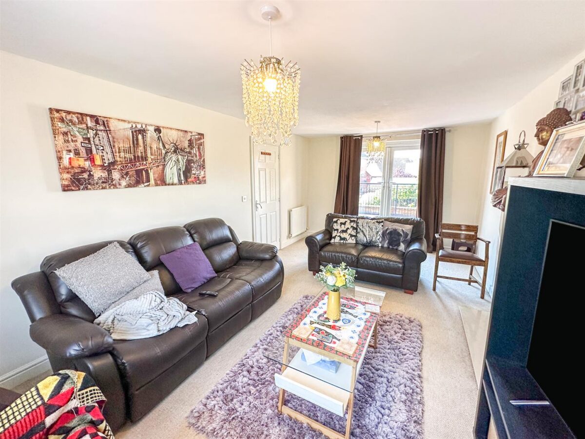 Dunnock Road, Corby
