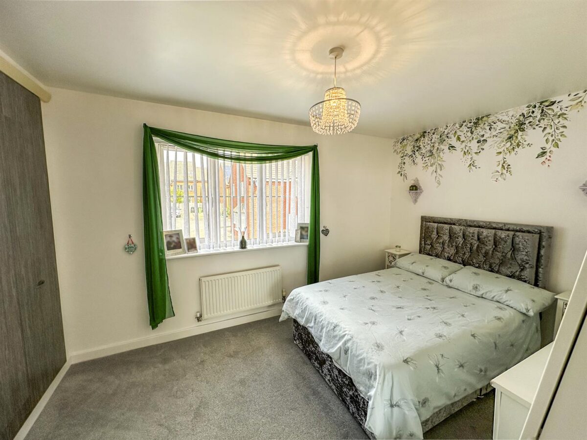 Nuthatch Close, Corby