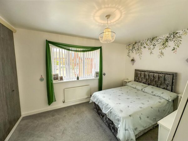 Nuthatch Close, Corby