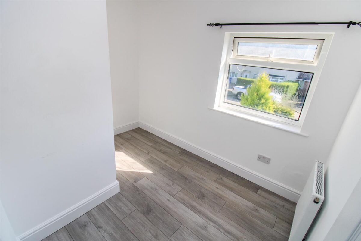 Whitworth Avenue, Corby