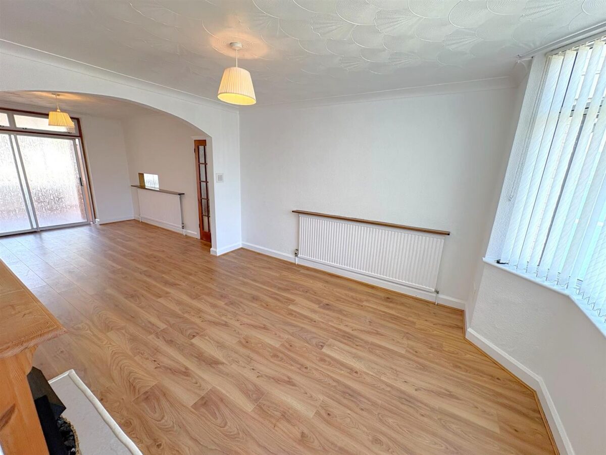 Woodlands Avenue, Corby