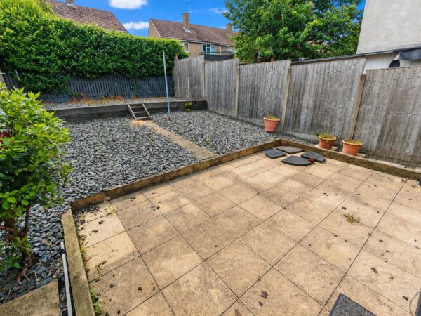 Landseer Court, Corby