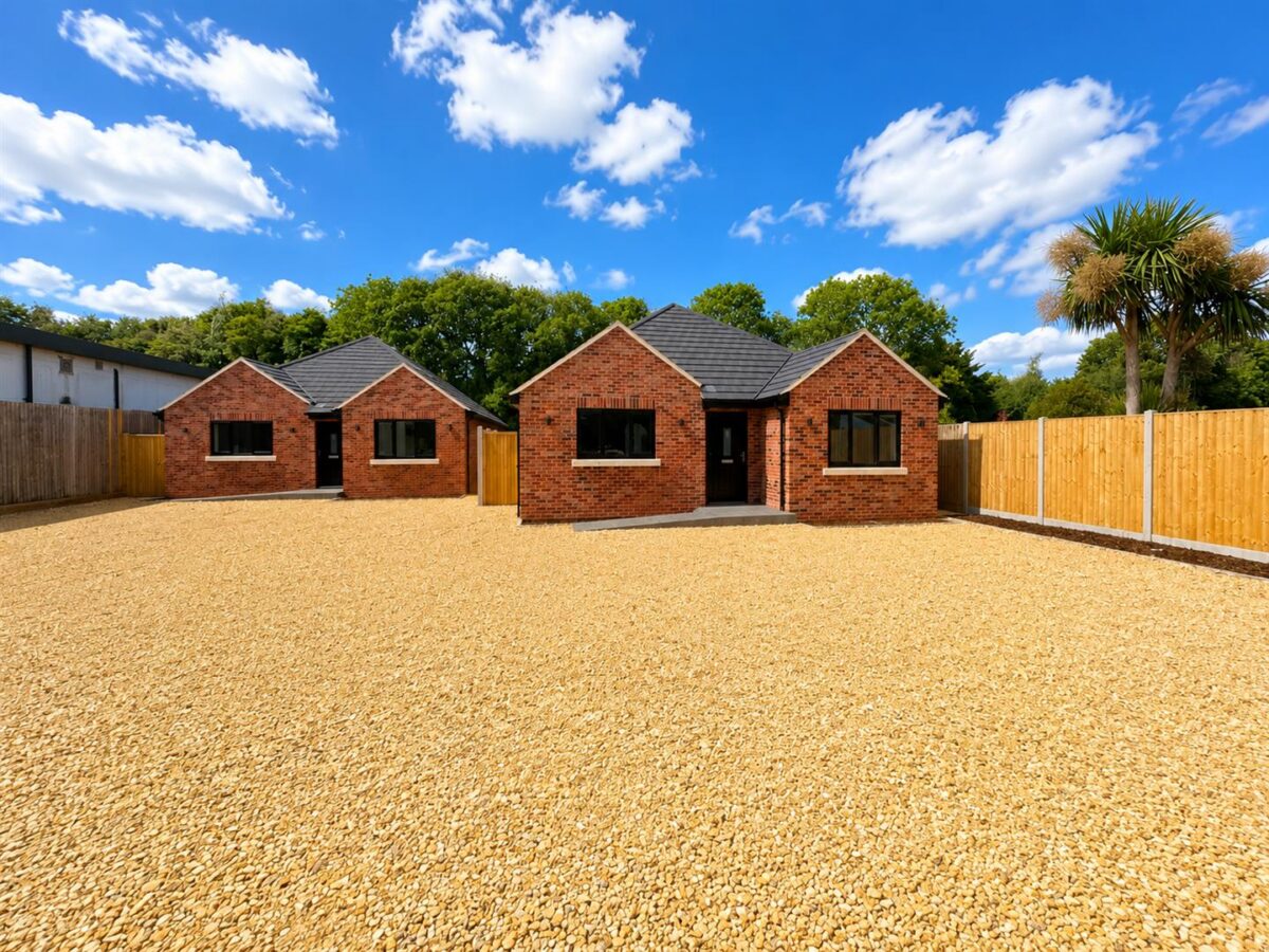 Corby Road, Weldon, Corby