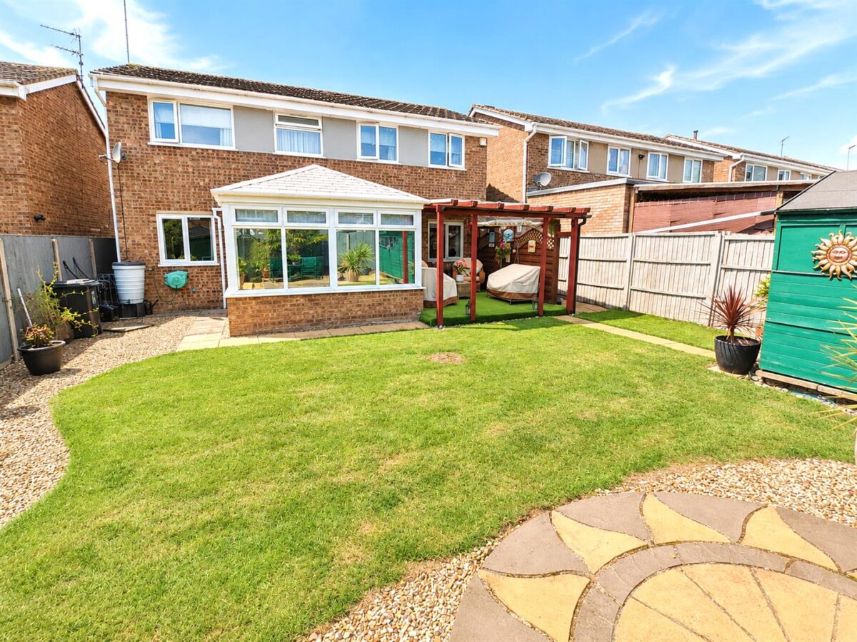 Tower Hill Road, Corby