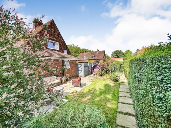 Upperfield Grove, Corby