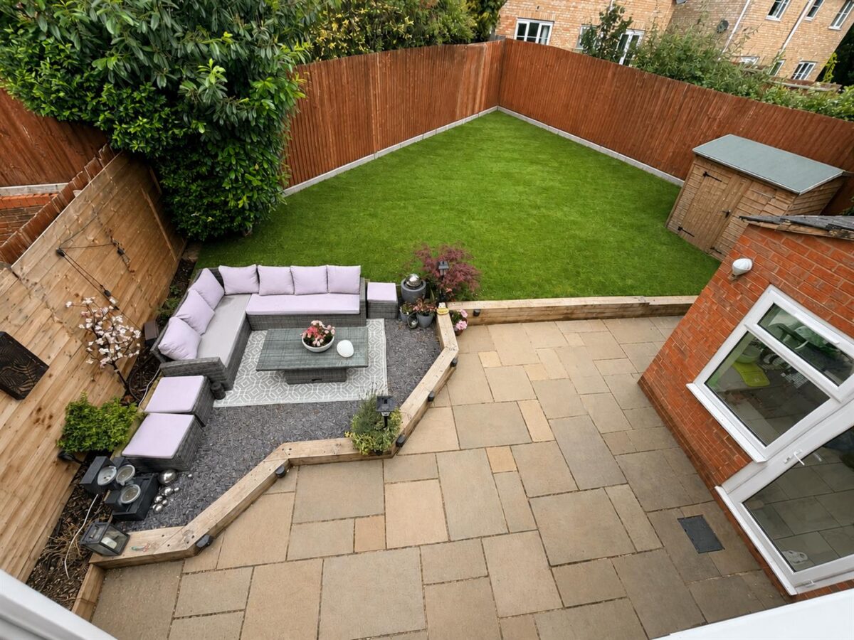 Fontwell Crescent, Corby