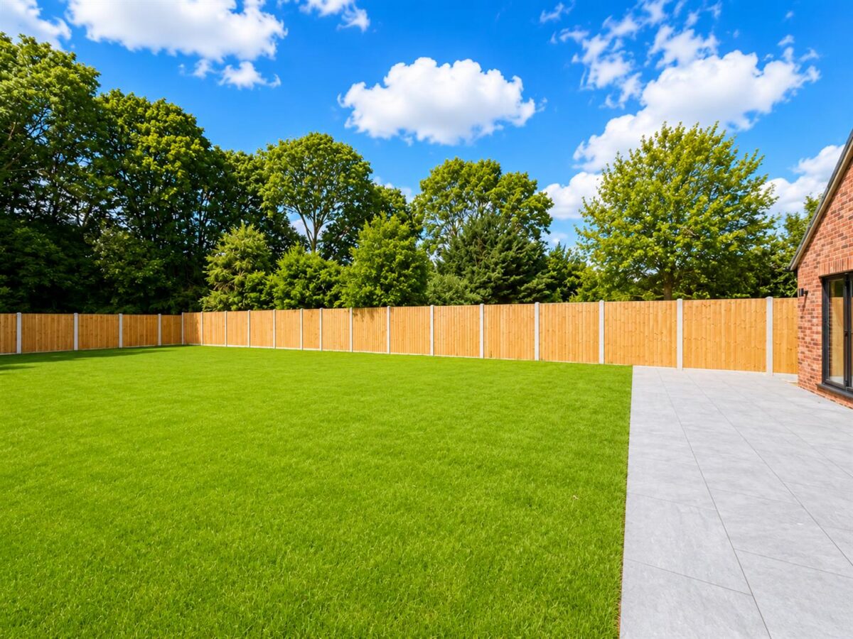 Corby Road, Weldon, Corby