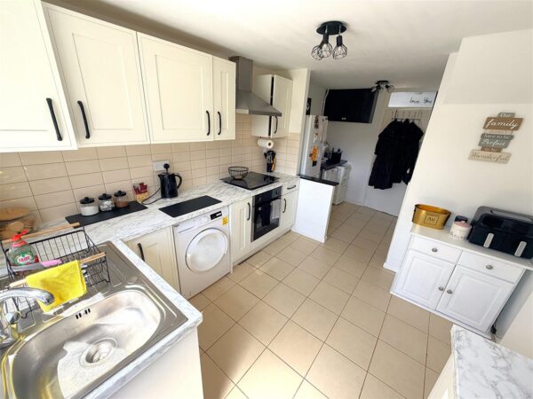 Taunton Avenue, Corby