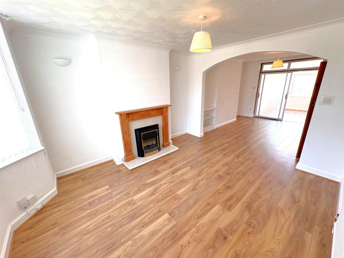 Woodlands Avenue, Corby