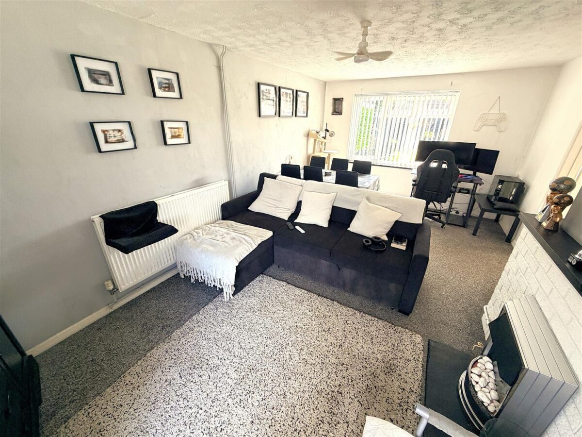 Taunton Avenue, Corby