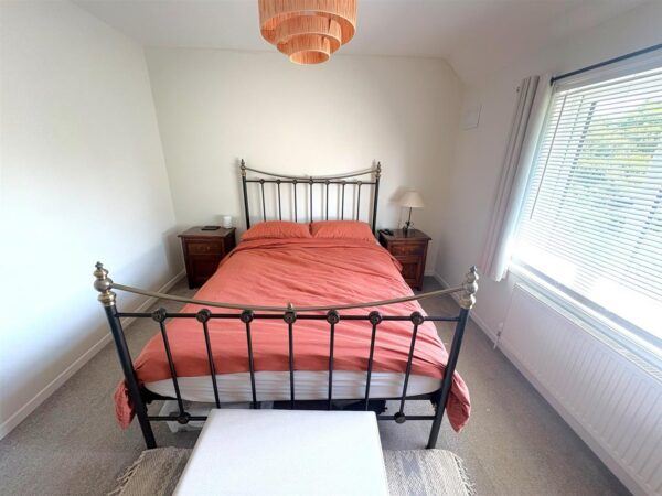 Welland Vale Road, Corby