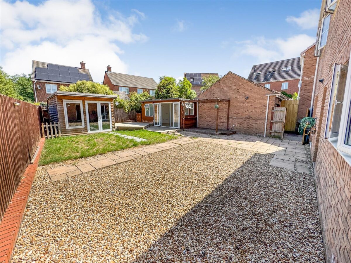 Wren Close, Corby