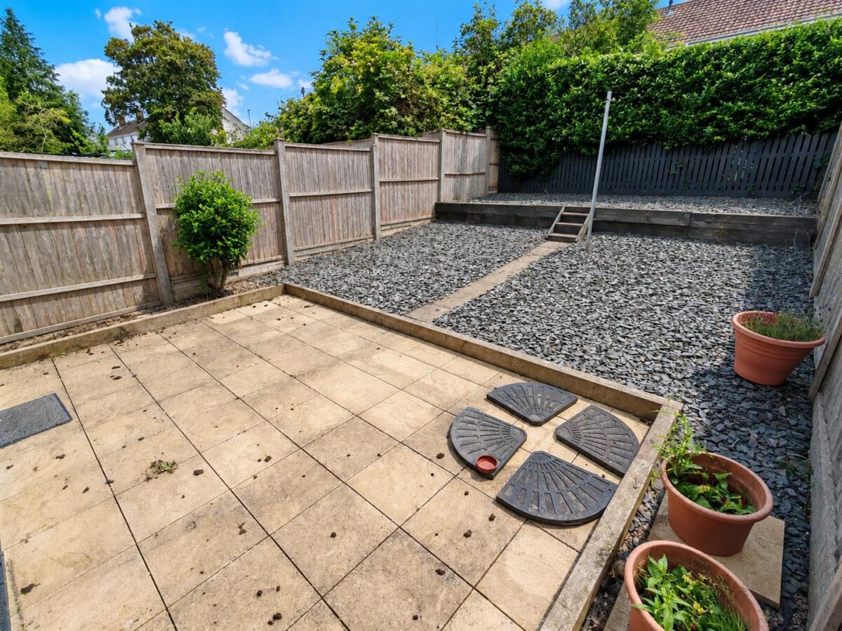 Landseer Court, Corby