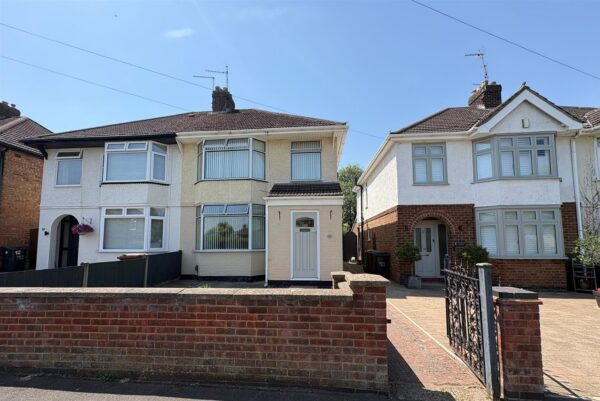 Woodlands Avenue, Corby