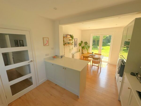 Welland Vale Road, Corby