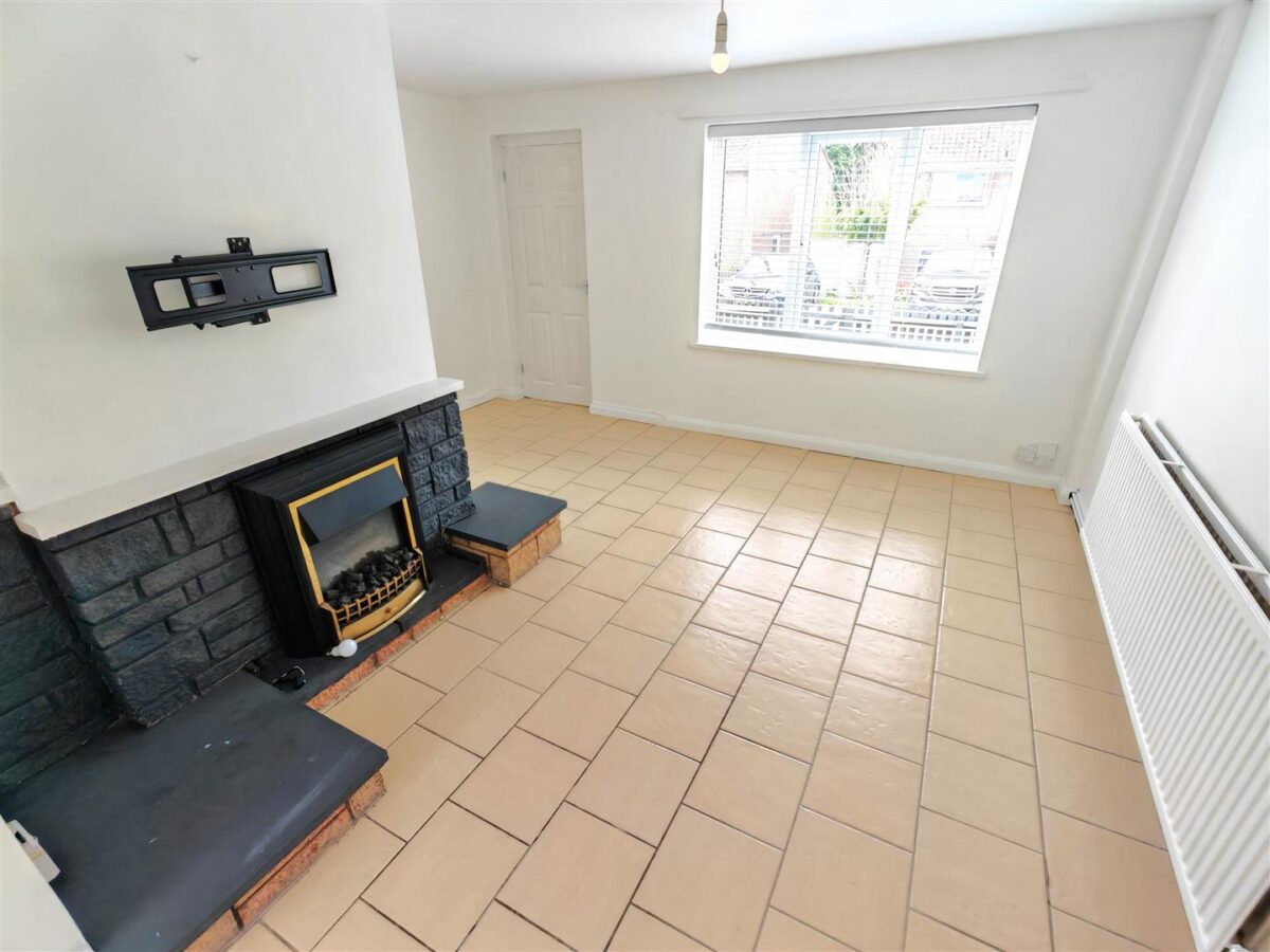 Landseer Court, Corby