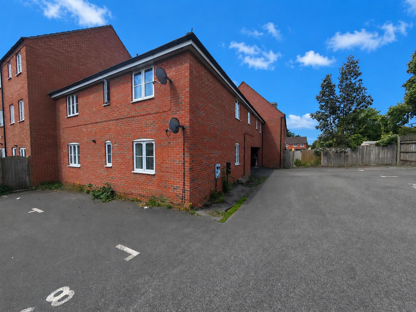 2 bedroom Apartment For Sale