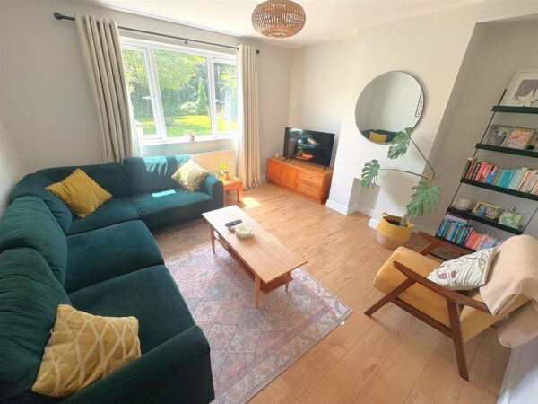 Welland Vale Road, Corby