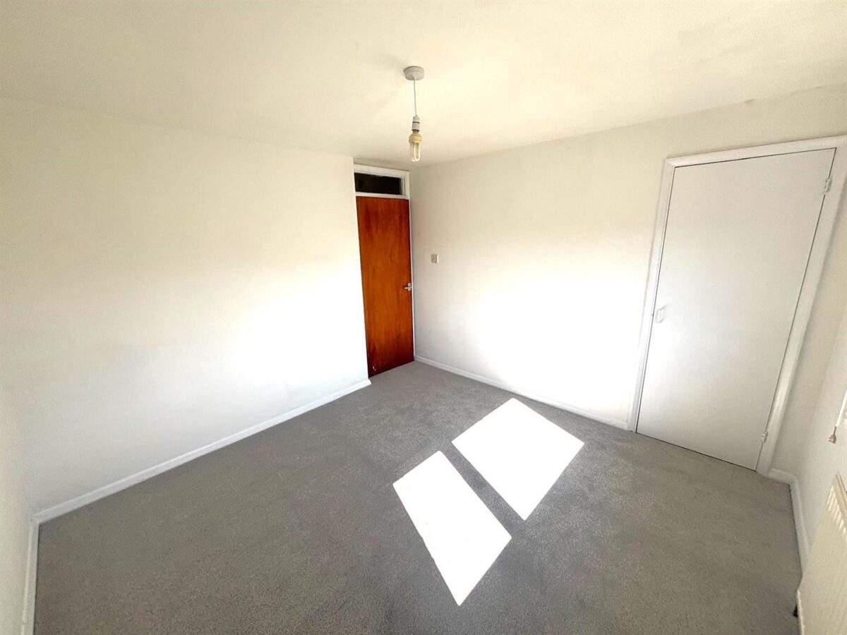 Warminster Close, Corby