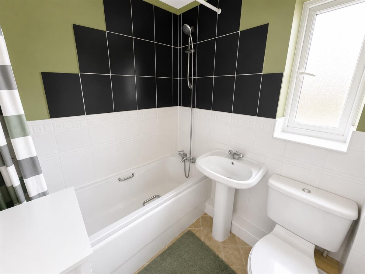 Lowry Close, Corby