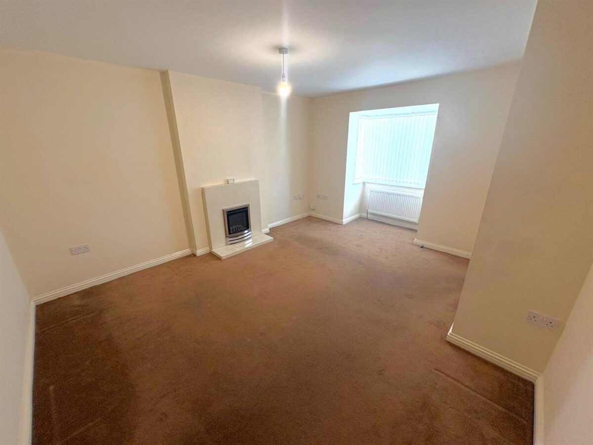 East Glebe Close, Corby