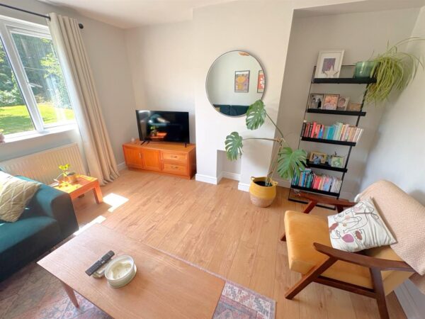 Welland Vale Road, Corby