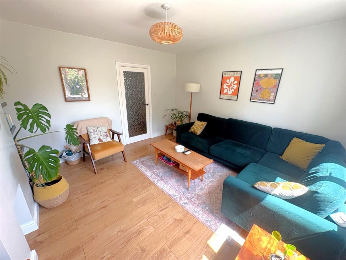 Welland Vale Road, Corby