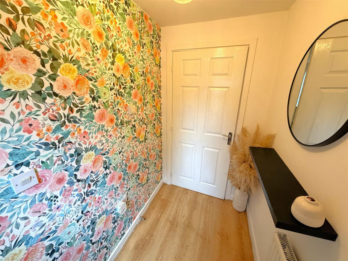 Pascal Close, Corby