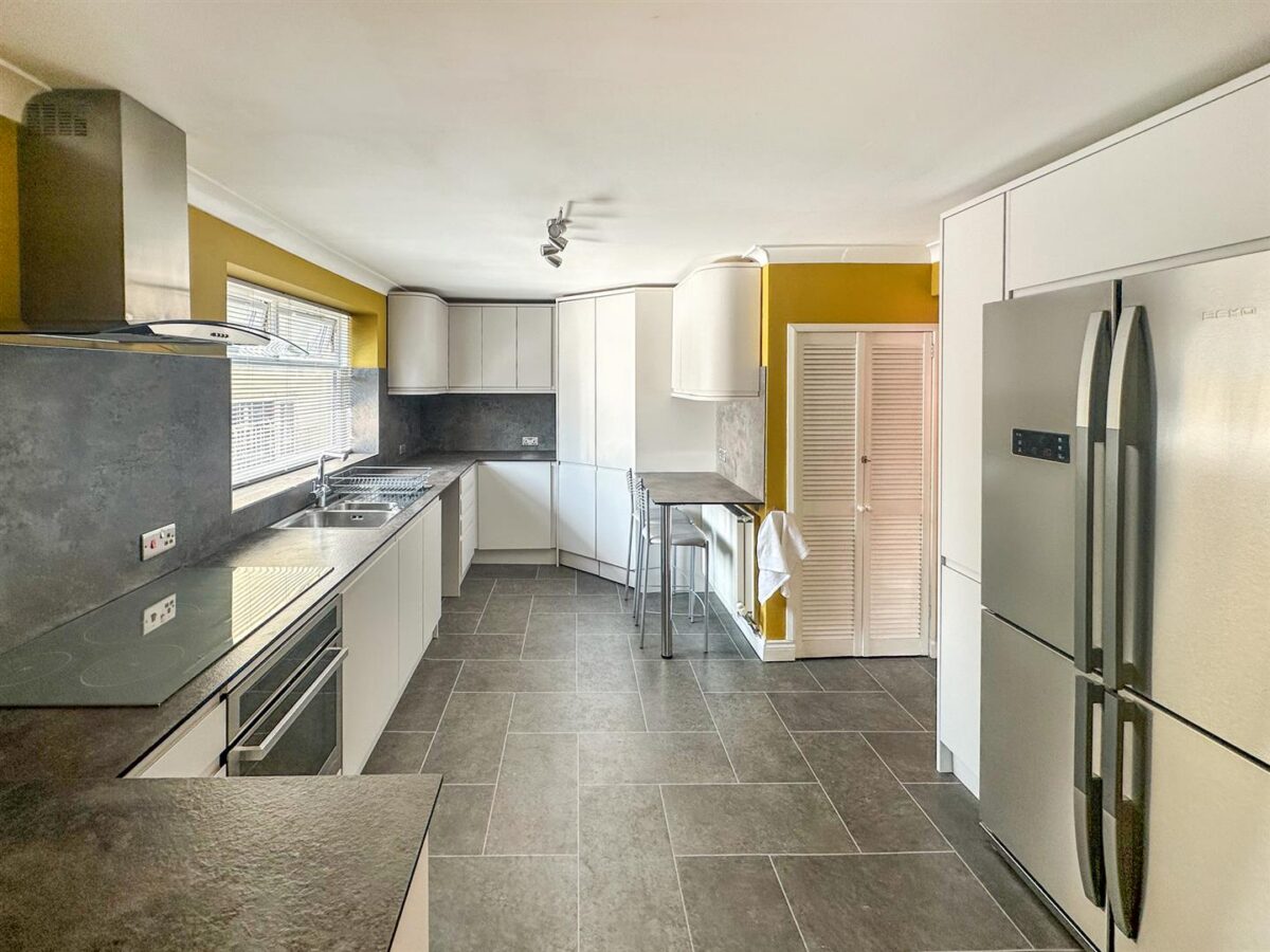 Cupar Crescent, Corby