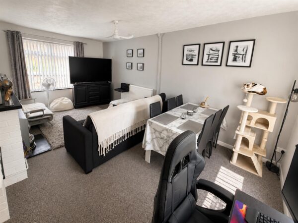 Taunton Avenue, Corby