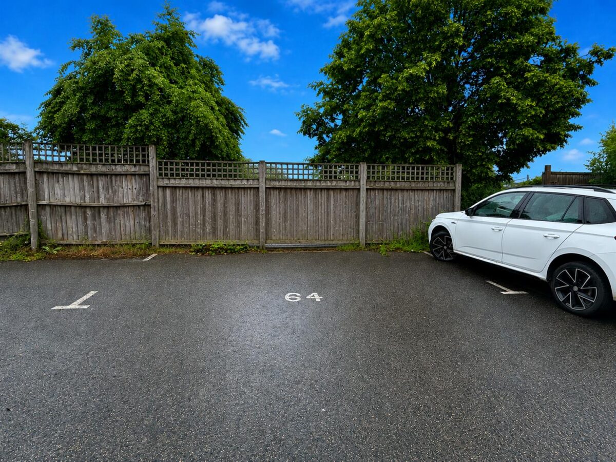 Pascal Close, Corby