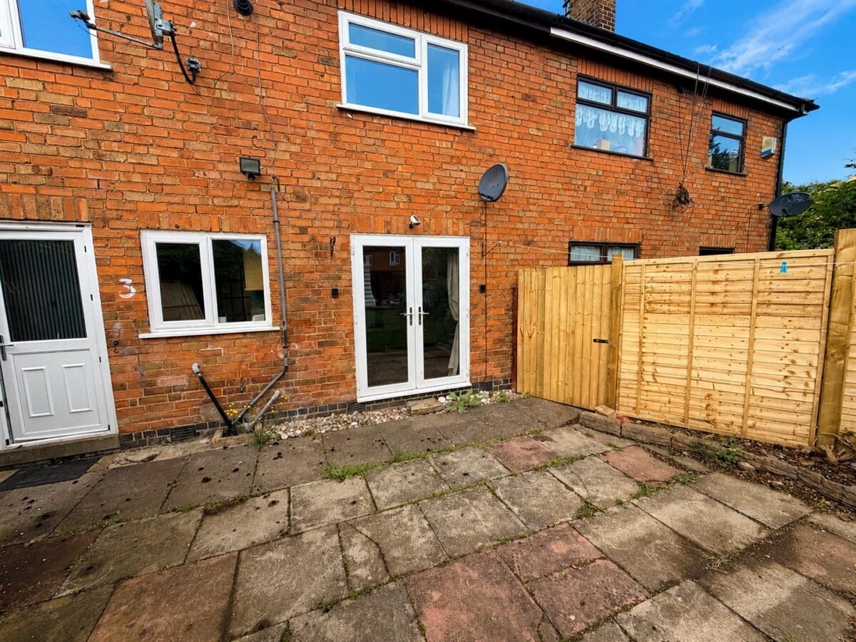 Parsons Grove, Corby